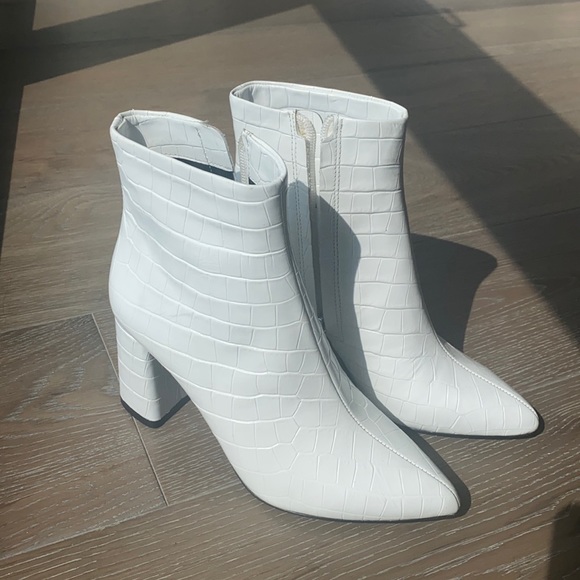 Alice + Olivia Shoes - Alice + Olivia white patent leather boots